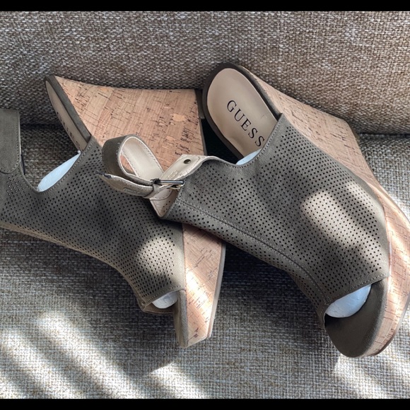 PRELOVED ✨ Guess Cork Wedges - Picture 3 of 6